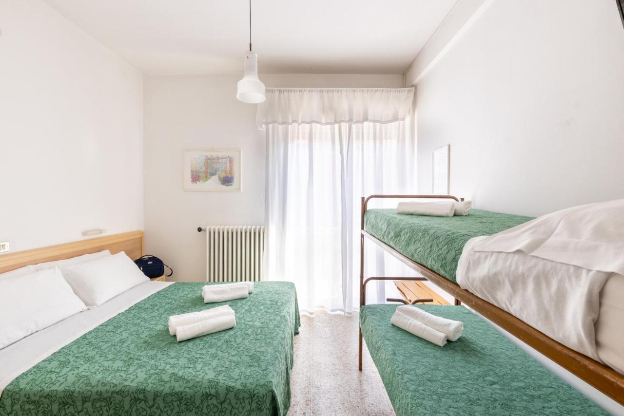 Hotel Morena Riccione Centrale Esterno foto