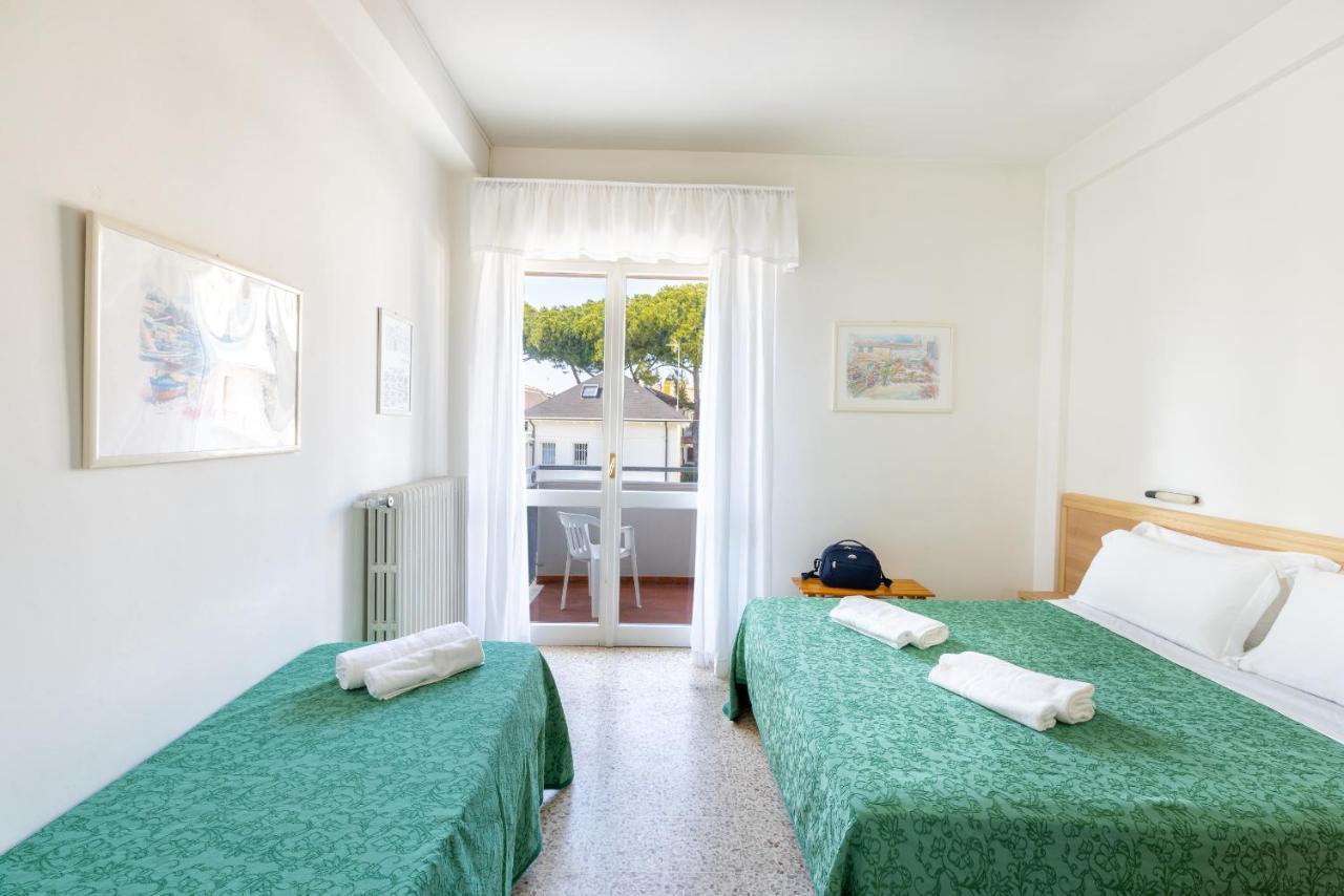 Hotel Morena Riccione Centrale Esterno foto