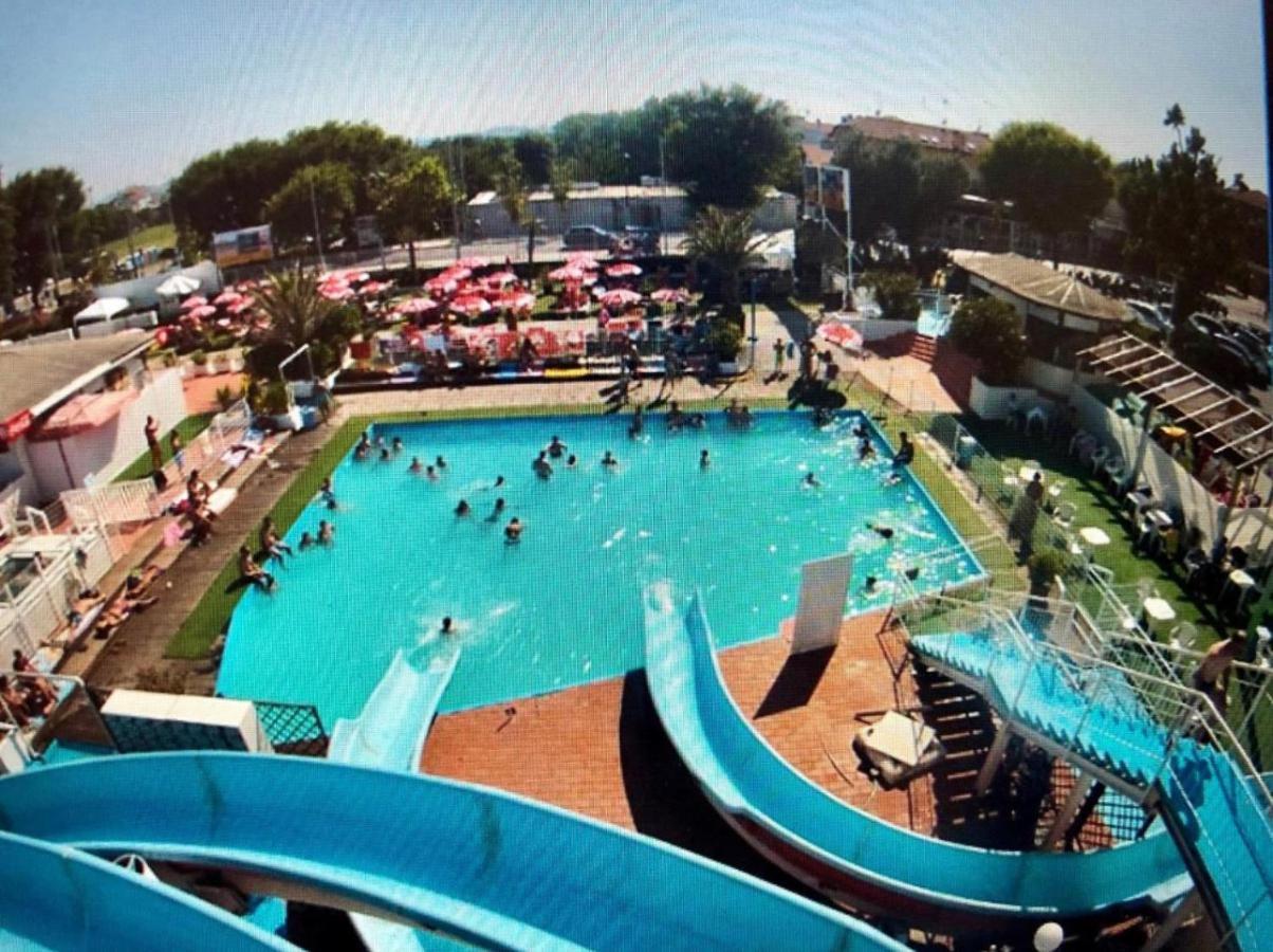 Hotel Morena Riccione Centrale Esterno foto