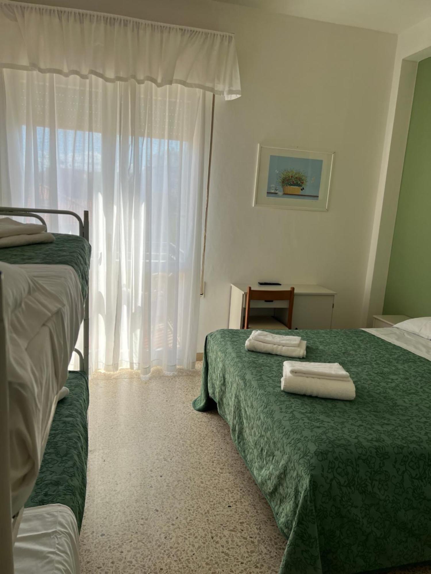 Hotel Morena Riccione Centrale Esterno foto