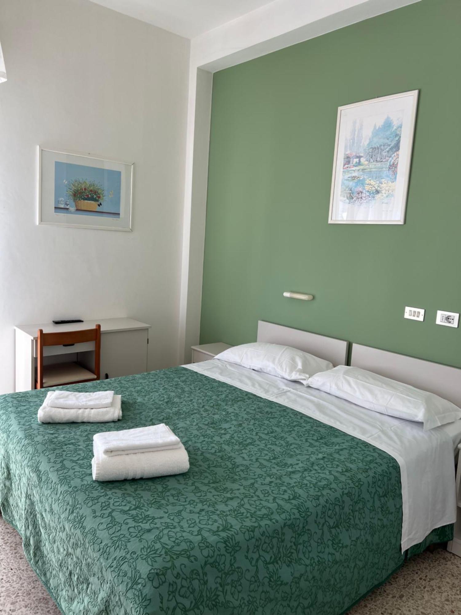 Hotel Morena Riccione Centrale Esterno foto