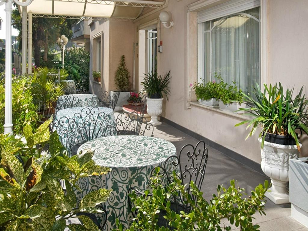 Hotel Morena Riccione Centrale Esterno foto