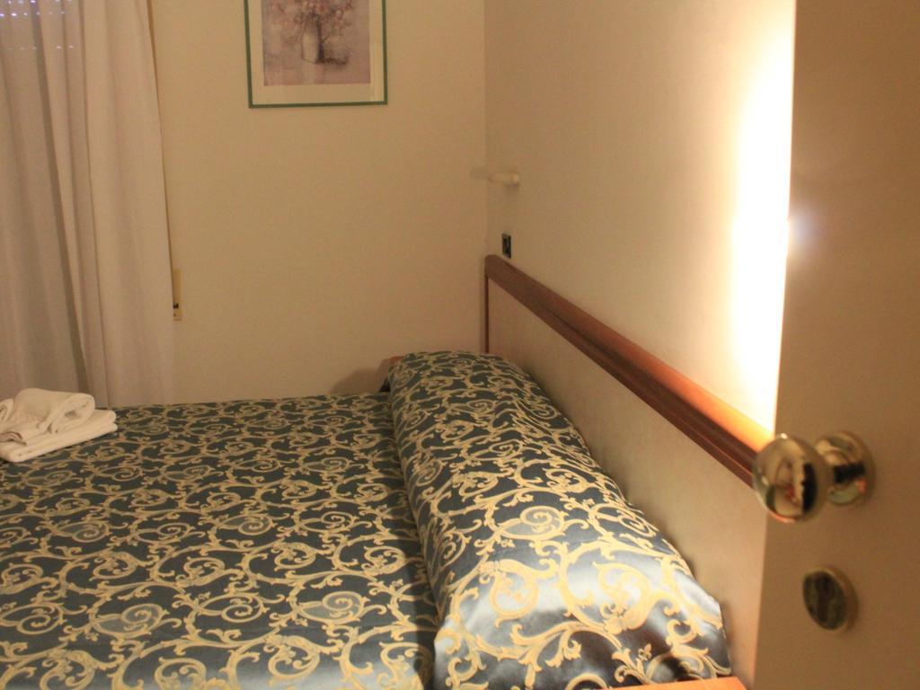 Hotel Morena Riccione Centrale Esterno foto